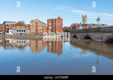 Les niveaux élevés de l'eau sur la rivière Severn entraîner des inondations dans la ville de Worcester, Worcester, Royaume-Uni Banque D'Images