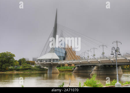 Le pont Provencher et musée des droits de la personne au Canada Banque D'Images