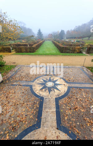 France, Loir et Cher, vallée de la Loire classée au Patrimoine Mondial de l'UNESCO, Cellettes, Chateau de Beauregard, parc et jardins, le Jardin des Portraits dans Banque D'Images