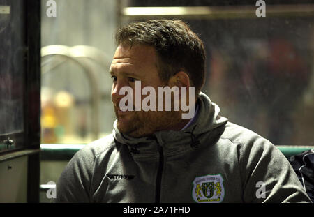 Yeovil Town manager Darren Sarll au cours de la FA Cup quatrième ronde de qualification, match à rejouer Coles Park Stadium, Londres. Banque D'Images