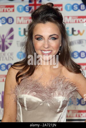 Louisa Lytton sur le tapis rouge à la fierté de la Grande-Bretagne du Daily Mirror, Awards, en partenariat avec le BST, à l'hôtel Grosvenor House, Park Lane. Banque D'Images