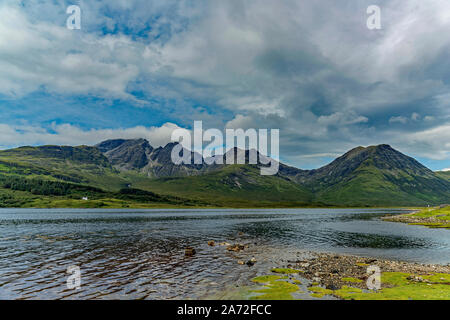 Bla Bheinn Mountain et le Loch Slapin, Isle of Skye Banque D'Images