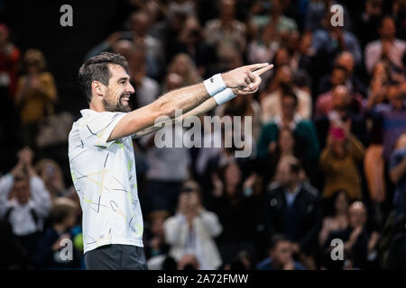 Paris. 29 Oct, 2019. Viktor Troicki de France célèbre après le deuxième tour contre Daniil Medvedev de la Russie lors de la Rolex Paris Masters 1000 tenue à l'Aréna AccorHotels à Paris, France le 29 octobre 2019. Credit : Aurelien Morissard/Xinhua/Alamy Live News Banque D'Images