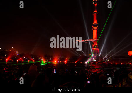 Moscou, Russie - 12 octobre 2014 : illumination de la tour Ostankino à Moscou, abstract background Banque D'Images