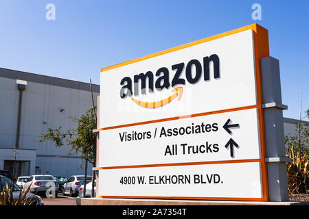 23 août, 2019 Sacramento / CA / USA - Amazon Centre de réalisation et d'entrepôt à proximité de aéroport international de Sacramento (SMF) Banque D'Images