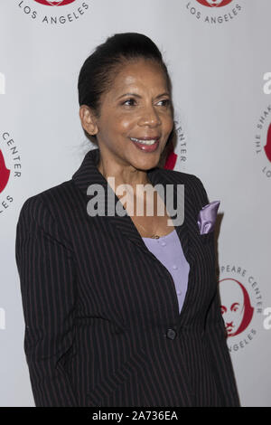 28 octobre 2019, Los Angeles, Californie, USA : PENNY JOHNSON JERALD assiste à la Shakespeare simplement : Le Marchand de Venise, mis en scène une lecture de prestations pour soutenir le centre de Los Angeles, de Shakespeare à Walt Disney Concert Hall à Los Angeles, Californie. (Crédit Image : © Charlie Steffens/Zuma sur le fil) Banque D'Images
