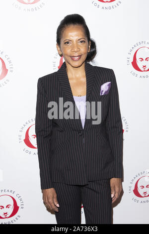 28 octobre 2019, Los Angeles, Californie, USA : PENNY JOHNSON JERALD assiste à la Shakespeare simplement : Le Marchand de Venise, mis en scène une lecture de prestations pour soutenir le centre de Los Angeles, de Shakespeare à Walt Disney Concert Hall à Los Angeles, Californie. (Crédit Image : © Charlie Steffens/Zuma sur le fil) Banque D'Images