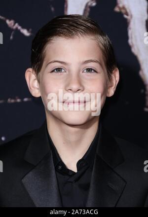 WESTWOOD, LOS ANGELES, CALIFORNIE, USA - Le 29 octobre : Jacob Tremblay arrive à la Los Angeles Premiere de Warner Bros Pictures, « docteur dormir' qui s'est tenue au Westwood Regency Theatre le 29 octobre 2019 à Westwood, Los Angeles, Californie, États-Unis. (Photo de David Acosta/Image Press Office) Banque D'Images