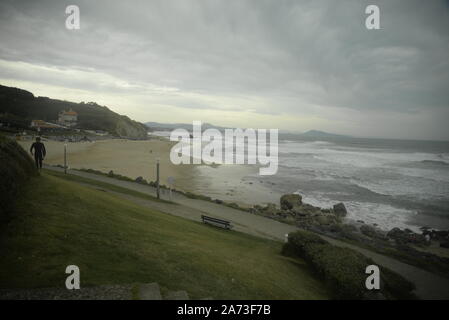 Promenade le long de la côte Basque, pasakdek Banque D'Images