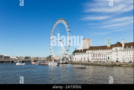 Mai 2019. Oeil de Londres, Angleterre, Royaume-Uni. Situé sur la rive sud de la Tamise, c'est de l'Europe grande roue. 135 mètres. Banque D'Images