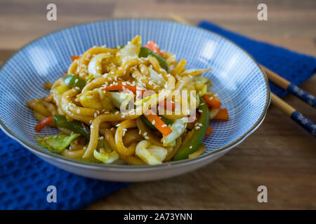 La photographie de l'alimentation de l'Asian plat de nouilles yaki Udon Banque D'Images