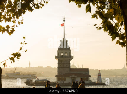 Tour de la jeune fille (Maiden's Tower) (turc ; Kiz Kulesi ). Istanbul, Bosphore, Uskudar. Ancien phare de la période ottomane. C'est l'un des principaux tou Banque D'Images