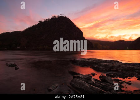 Loreley Rock à l'aube, Rhénanie, Allemagne Banque D'Images