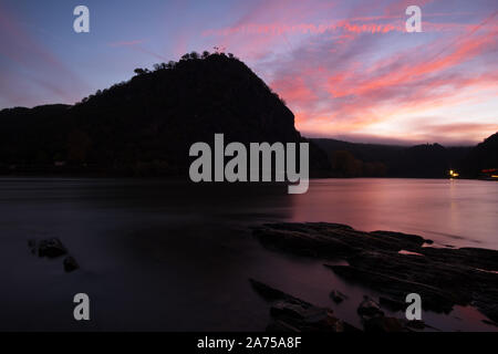 Loreley Rock à l'aube, Rhénanie, Allemagne Banque D'Images