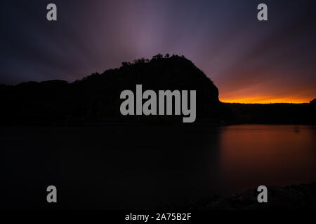 Loreley Rock à l'aube, Rhénanie, Allemagne Banque D'Images