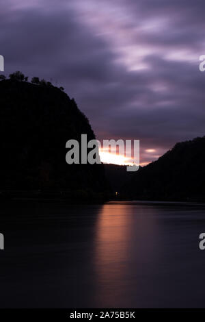 Loreley Rock à l'aube, Rhénanie, Allemagne Banque D'Images