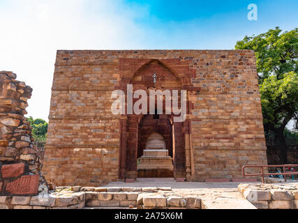 Tombe d'Iltutmish/ Shams ud-Din Iltutmish, le tiers des rois mamelouks qui régnait sur l'ancien Ghurid territoires dans le nord de l'Inde. Banque D'Images