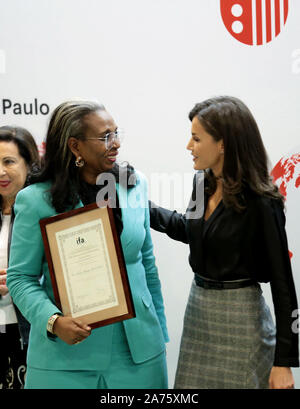 Madrid, Espagne ; 30/10/2019.- Ibukun Awosika président de la First Bank of Nigeria.Reine Letizia préside à la prestation de l'International Friendship Award (IFA), sept entrepreneurs chinois et africains de reconnaître leur contribution à l'investissement et la création d'emploi dans leur pays et à l'étranger. Les gagnants sont Li Ka Shing, président de CK Hutchison Holdings, Hong Tianzhu, président-directeur général de Texhong Textile Group Limited ; Liling Qi, président de Puente Chine España et la Roca Golf Resort ; Lidan Qi, directeur général de Puente Chine España ; et Chen Xi, président de Sanquan Food Co.,Ltd dans Banque D'Images