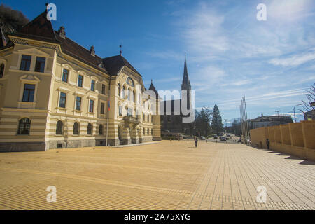 L'édifice du Parlement du Liechtenstein situé dans la rue principale de la capitale - Vaduz Banque D'Images