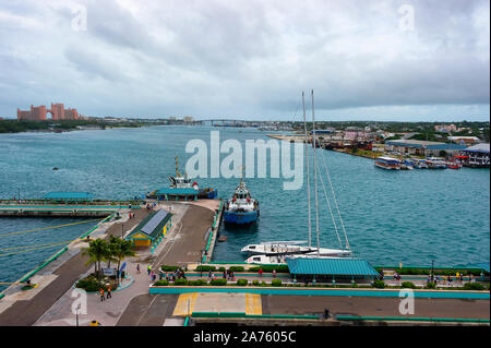 Nassau, Bahamas - septembre 21,2019 : Vues de l'étranger à bord d'un bateau de croisière dans le port de Nassau Bahamas Banque D'Images