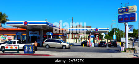 ARCO Gas Station sur N Broadway, Los Angeles. L'Atlantic Richfield Company (ARCO) est une société pétrolière américaine Banque D'Images
