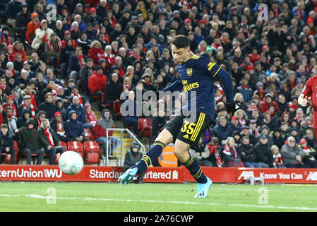 Liverpool, Royaume-Uni. 30Th Oct, 2019. Gabriel Martinelli d'Arsenal pousses et marque son 3e but des équipes. Carabao tasse tasse, EFL Journée 4 match, Liverpool v Arsenal à Anfield Stadium à Liverpool le mercredi 30 octobre 2019. Cette image ne peut être utilisé qu'à des fins rédactionnelles. Usage éditorial uniquement, licence requise pour un usage commercial. Aucune utilisation de pari, de jeux ou d'un seul club/ligue/dvd publications. Photos par Chris Stading/Andrew Orchard la photographie de sport/Alamy live news Crédit : Andrew Orchard la photographie de sport/Alamy Live News Banque D'Images