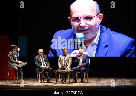 LUCCA, ITALIE. 30 OCTOBRE , 2019. Inauguration de l'Lucca Comics AND GAMES 2019 cas Lucca Comics AND GAMES 2019 avec la présence des autorités locales, Vice-Ministre de l'intérieur Claudio Vito Crimi, et le designer Giorgio Cavezzano Donald Duck. Stefano Dalle Luche / Alamy Live News. Banque D'Images