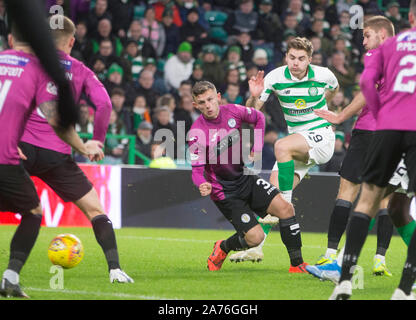 James Forrest du Celtic marque son deuxième but de côtés du jeu pendant le match de championnat écossais de Ladbrokes Celtic Park, Glasgow. Banque D'Images