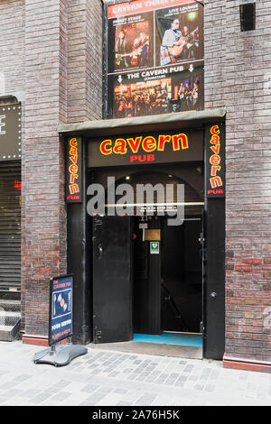 Cavern Pub entrée et wall of fame sur Mathew Street, Liverpool, Royaume-Uni Banque D'Images