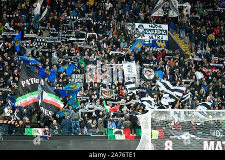 Friuli-Dacia Arena Stadium à Udine, Italie, 30 Oct 2019 tisosi, de l'Udinese Calcio au cours de l'Udinese Calcio vs AS Roma - football italien Serie A Championnat Hommes - Crédit : LPS/Alessio Marini/Alamy Live News Banque D'Images