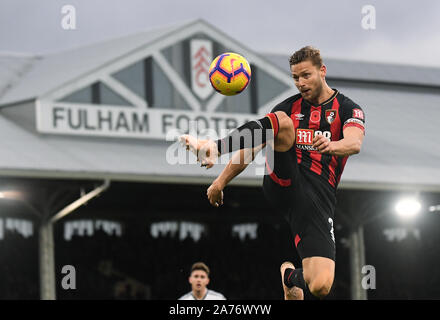 Londres, Angleterre - le 27 octobre 2018 : Simon Francis de Bournemouth en photo au cours de l'English Premier League 2018/19 match entre FC Fulham et AFC Bournemouth à Craven Cottage. Banque D'Images