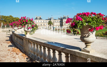 Palais du Luxembourg dans les jardins du Luxembourg à Paris, France., Voyage Europe Banque D'Images