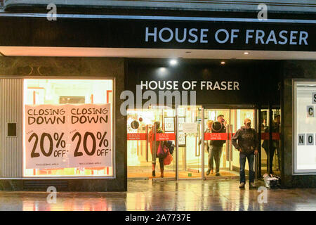 Devon, Royaume-Uni. 30 octobre 2019. Vue de la maison de Fraser magasin sur Hight Street à Exeter qui doit fermer ses portes le samedi 2 novembre. Crédit photo : Graham Hunt/Alamy Live News Banque D'Images