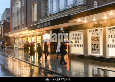 Devon, Royaume-Uni. 30 octobre 2019. Vue de la maison de Fraser magasin sur Hight Street à Exeter qui doit fermer ses portes le samedi 2 novembre. Crédit photo : Graham Hunt/Alamy Live News Banque D'Images