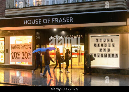 Devon, Royaume-Uni. 30 octobre 2019. Vue de la maison de Fraser magasin sur Hight Street à Exeter qui doit fermer ses portes le samedi 2 novembre. Crédit photo : Graham Hunt/Alamy Live News Banque D'Images