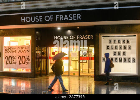 Devon, Royaume-Uni. 30 octobre 2019. Vue de la maison de Fraser magasin sur Hight Street à Exeter qui doit fermer ses portes le samedi 2 novembre. Crédit photo : Graham Hunt/Alamy Live News Banque D'Images