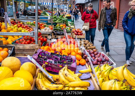 Greengrocery, légumes, fruits, stalle, Moore street market, Dublin, Irlande Banque D'Images