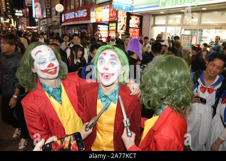 Shibuya, Tokyo, Japon. 30Th Oct, 2019. Les gens se rassemblent à Tokyo pour célébrer l'Halloween. L'Halloween est devenue une fête populaire pour profiter de la soirée au quartier de Shibuya à Tokyo, Japon. Photo prise le mercredi 30 octobre 2019. Photo par : Ramiro Agustin Vargas Tabares Crédit : Ramiro Agustin Vargas Tabares/ZUMA/Alamy Fil Live News Banque D'Images