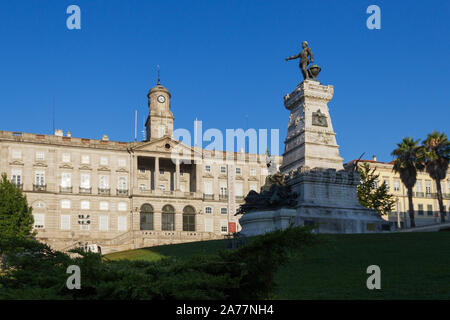 PORTO, PORTUGAL - 1 septembre : Porto est la deuxième plus grande ville du Portugal après Lisbonne. Vue de la rue à Porto, le 1 septembre 2016, le Portugal. Banque D'Images