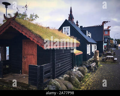 Le Village Viking Fjörukráin, Restaurant est juste à côté de l'hôtel Viking à Hafnarfjordur, Islande Banque D'Images