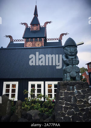 Le Village Viking Fjörukráin, Restaurant est juste à côté de l'hôtel Viking à Hafnarfjordur, Islande Banque D'Images