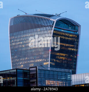 De près de l'édifice talkie walkie à Londres, Angleterre Banque D'Images