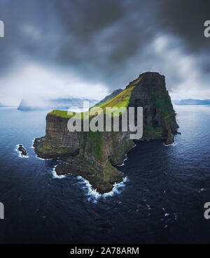 Panorama de l'antenne de falaises de Kalsoy sur Îles Féroé Banque D'Images