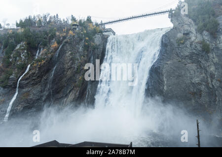 Chutes Montmorency (Québec, Canada). French : Chute Montmorency. Ils sont 30 mètres plus haut que les Chutes du Niagara. Banque D'Images