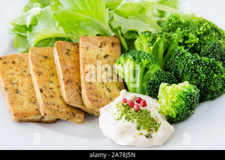 Tofu frit et brocoli Banque D'Images