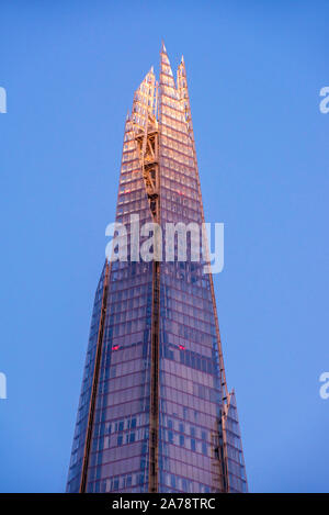 Soleil sur le Shard à Londres, Angleterre Banque D'Images