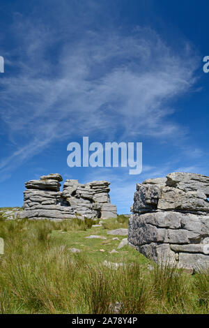 Peu Mis à Dartmoor, dans le Devon Tor Banque D'Images