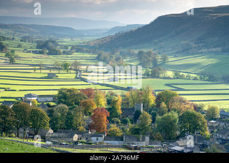 Couleurs d'automne dans et autour de Kettlewell village dans la région de Wharfedale, les vallées du Yorkshire, UK. Banque D'Images