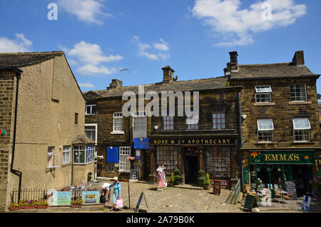 Boutiques, Haworth, rue Main, Bronte Country, Yorkshire Banque D'Images