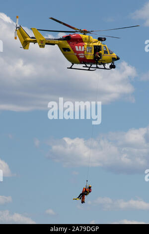 19 octobre 2019, Boat Harbour Beach : formation en recherche et sauvetage effectué par le 'Life Saver Westpac Rescue Helicopter Service Team' - Boat Harbour Beach - Kurnell, New South Wales, Australie Banque D'Images